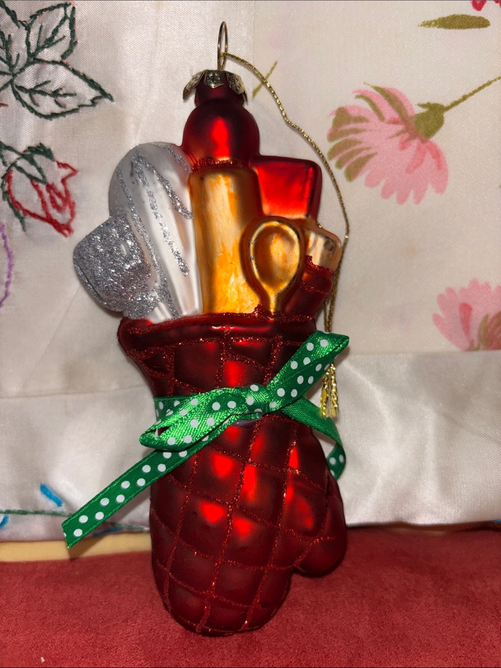 Target Wondershop Oven Mitt Kitchen Ornament!